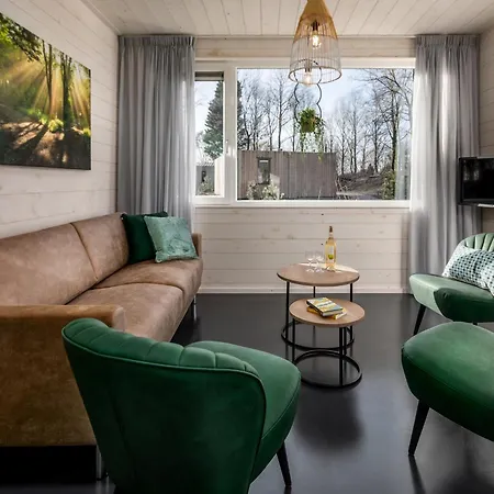 Modern With Two Bathrooms Within Surroundings Сasa de vacaciones Schayk