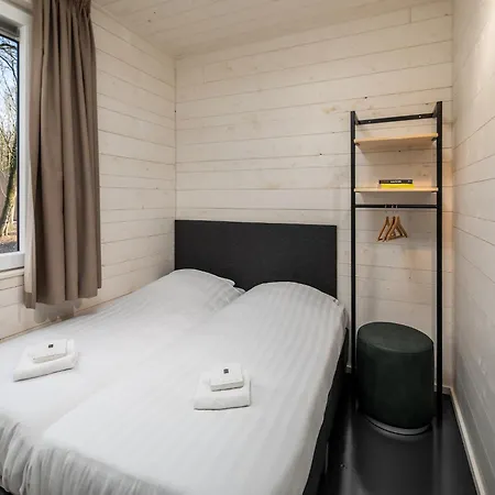 Сasa de vacaciones Modern With Two Bathrooms Within Surroundings Schayk