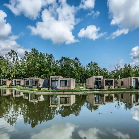 Сasa de vacaciones Modern With Two Bathrooms Within Surroundings