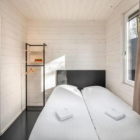 Modern With Two Bathrooms Within Surroundings *